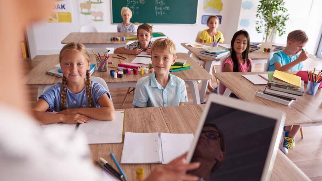 What Makes Mobile Classroom Trailers A Smart Solution For Growing Schools on ezguestpost