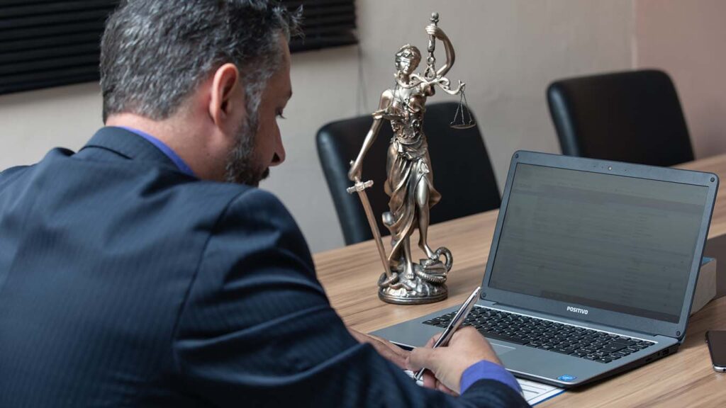 How Lawyers Handle Complex Cases Involving Multiple Jurisdictions How Lawyers Handle Complex Cases Involving Multiple Jurisdictions on ezguestpost